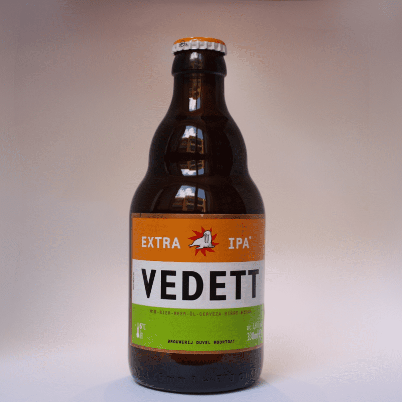 Botella de cerveza Vedett Extra Ordinary IPA, una India Pale Ale belga con lúpulos americanos