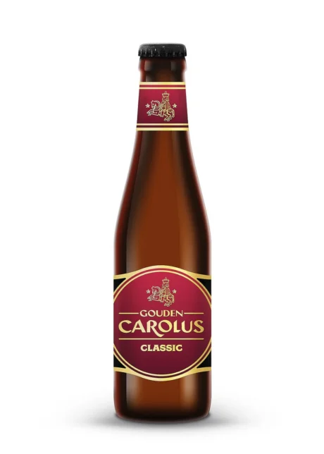 Botella de Cerveza Gouden Carolus Classic sobre fondo neutro