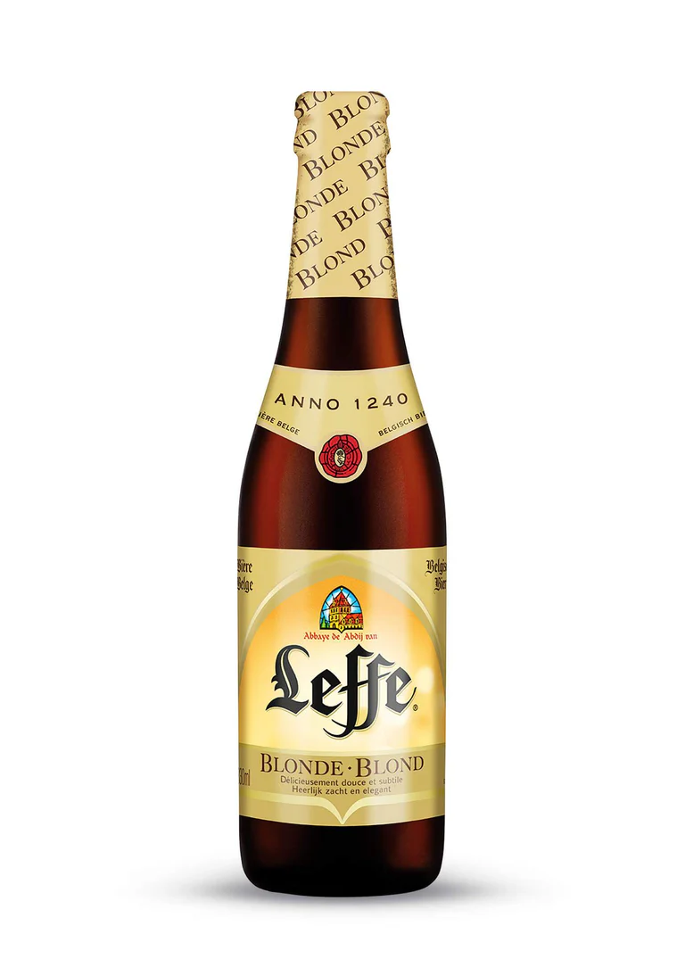 Leffe Blonde Botella de Cerveza Leffe Blonde dorada estilo Pale Ale de abadía belga