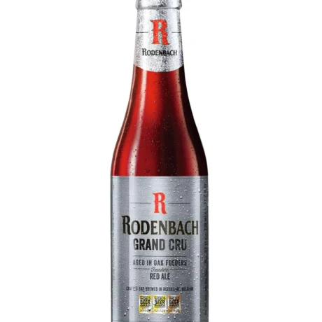 Botella de cerveza belga Rodenbach Grand Cru estilo Flanders Red Brown en botella marrón con etiqueta roja y dorada