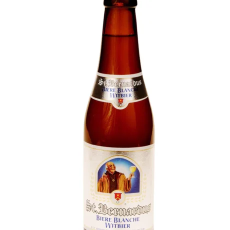 Botella de St. Bernardus Witbier, cerveza de abadía belga estilo Witbier sin filtrar