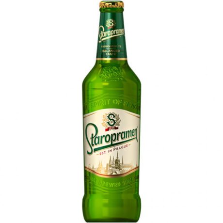 Botella de Cerveza Staropramen Premium, lager checa de Praga con etiqueta verde y dorada