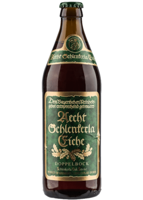 Botella de cerveza ahumada Schlenkerla Rauchbier Doppelbock con etiqueta tradicional de Bamberg