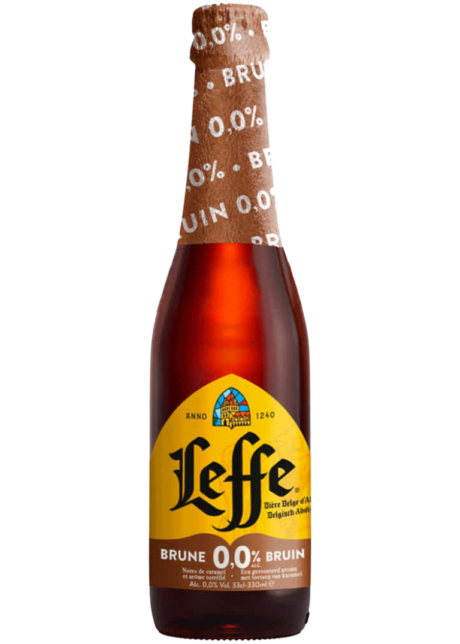 Cerveza belga oscura sin alcohol Leffe Brune 0,0% en botella de 33cl con copa de cáliz y notas de caramelo.