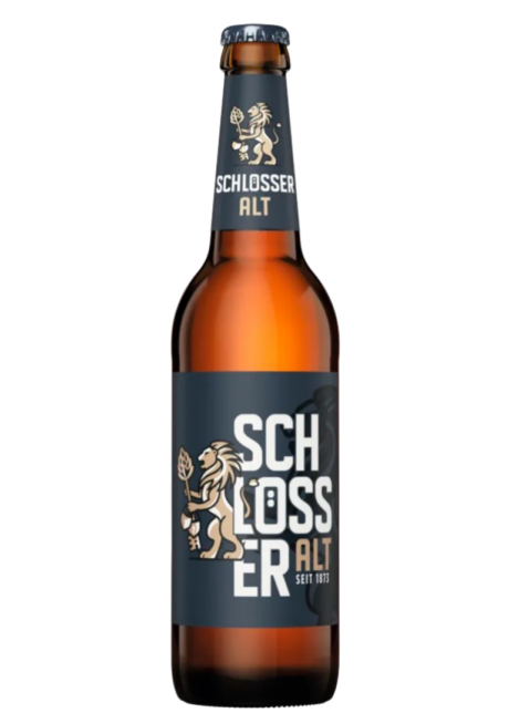Cerveza alemana Schlösser Alt estilo Altbier de Düsseldorf, botella de 50cl, color ámbar cobrizo y espuma densa.